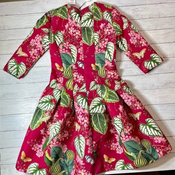 Oscar de la Renta
Ruby Mixed Botanical Split Neck Flare Dress - Picture 15 of 16